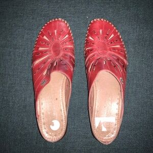 Slip on shoe